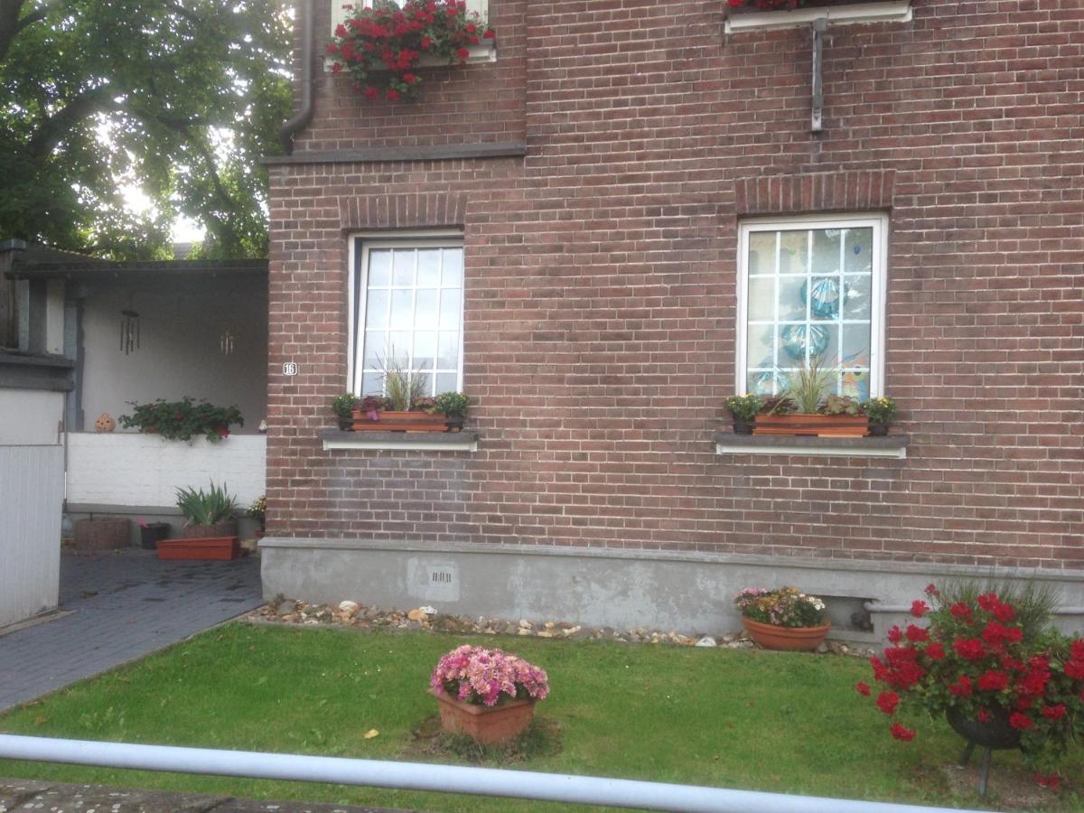 Ostello Dormitorium Kaarst Wohnraum Auf Zeit Esterno foto