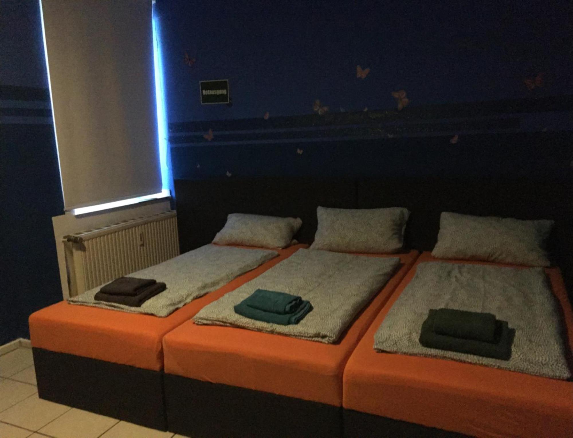 Ostello Dormitorium Kaarst Wohnraum Auf Zeit Esterno foto